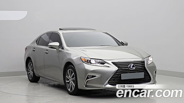 Lexus ES300h Supreme XV60 2016 — фото 3