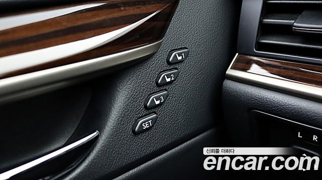 Lexus ES300h Supreme XV60 2016 — фото 8