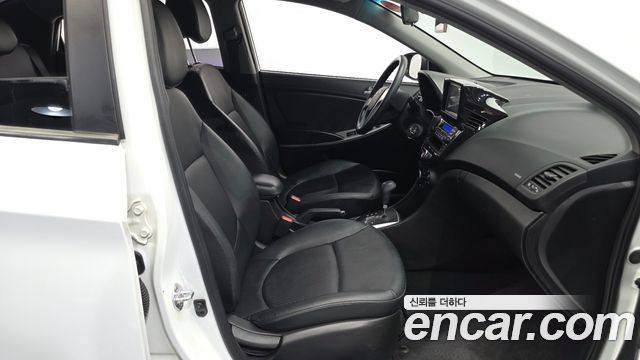 Hyundai Accent (New) Diesel 1.6 VGT Smart 2014 — фото 15