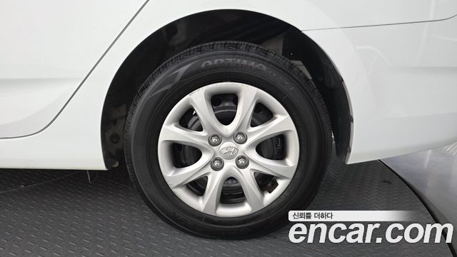 Hyundai Accent (New) Diesel 1.6 VGT Smart 2014 — фото 27
