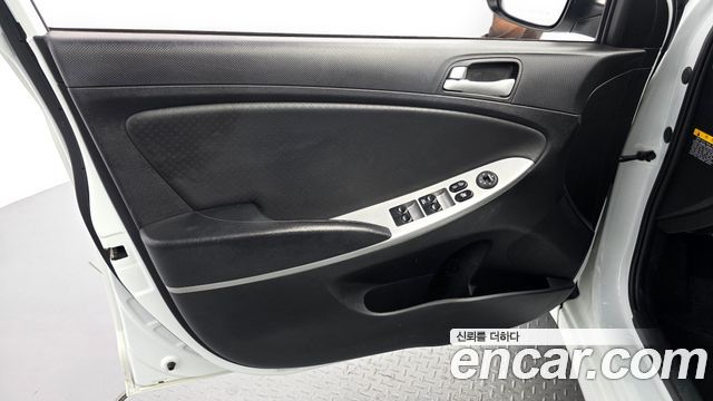 Hyundai Accent (New) Diesel 1.6 VGT Smart 2014 — фото 30