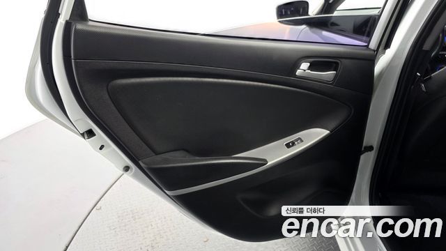 Hyundai Accent (New) Diesel 1.6 VGT Smart 2014 — фото 31