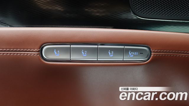 Genesis G90 (RS4) Gasoline 3.5 Turbo 2WD 2022 — фото 10