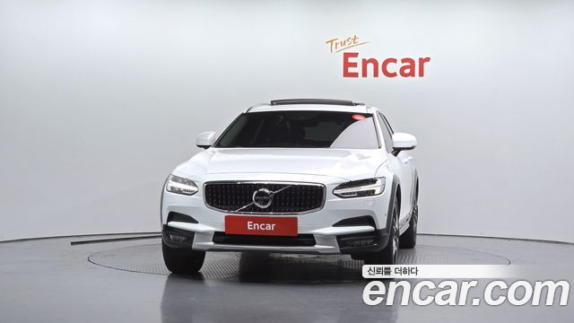 Volvo V90 Cross Country D5 PRO AWD 2018 — фото 3