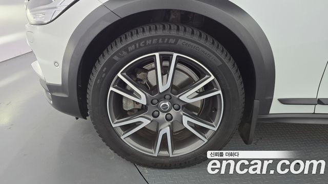 Volvo V90 Cross Country D5 PRO AWD 2018 — фото 5