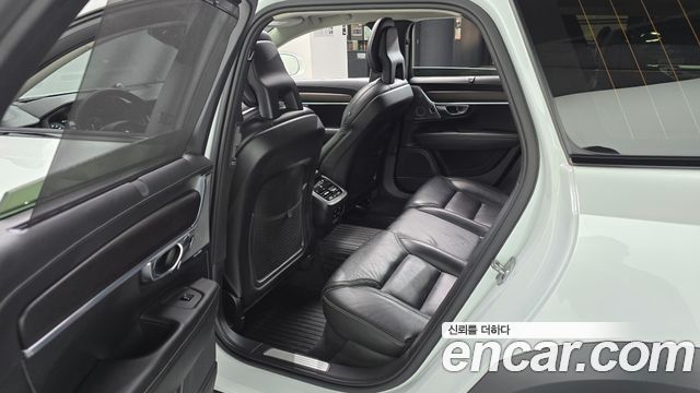 Volvo V90 Cross Country D5 PRO AWD 2018 — фото 11