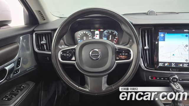 Volvo V90 Cross Country D5 PRO AWD 2018 — фото 13