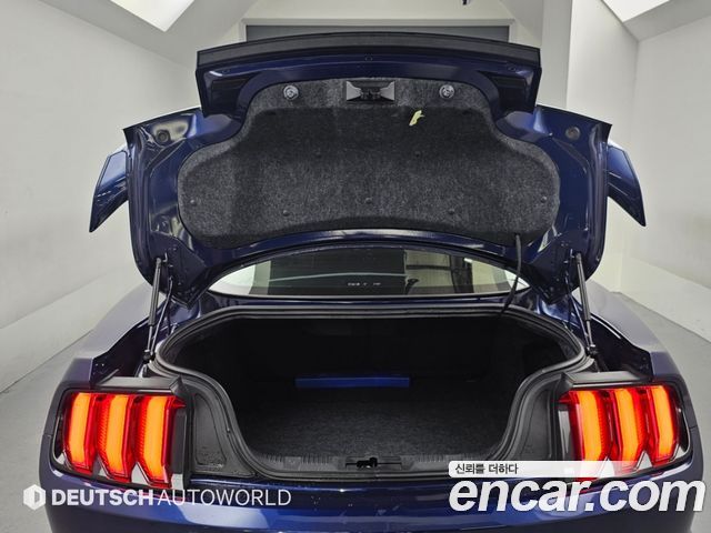 Ford Mustang Coupe 2019 — фото 23