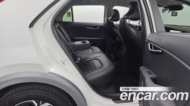 Kia Niro EV Earth 2024 — фото 11