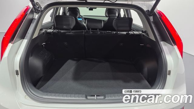 Kia Niro EV Earth 2024 — фото 18