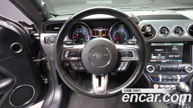 Ford Mustang Coupe 2016 — фото 13