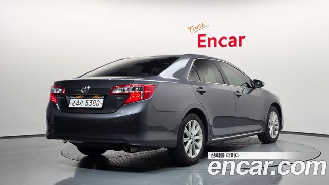 Toyota Camry 2.5 XLE 2012 — фото 2