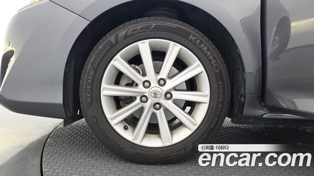 Toyota Camry 2.5 XLE 2012 — фото 5