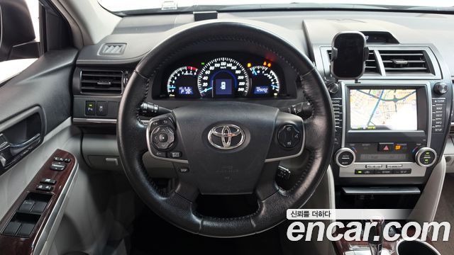 Toyota Camry 2.5 XLE 2012 — фото 14