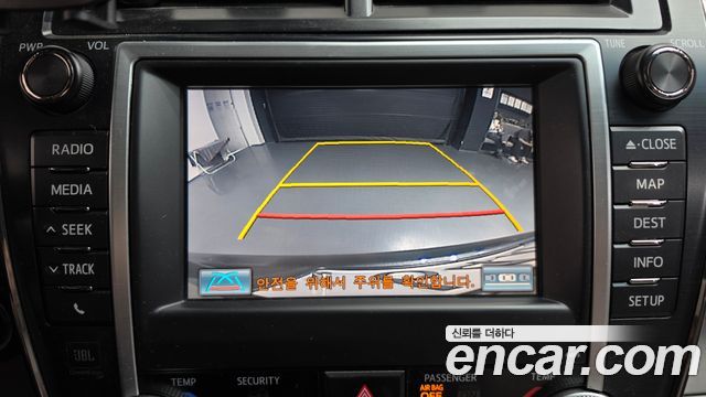 Toyota Camry 2.5 XLE 2012 — фото 15