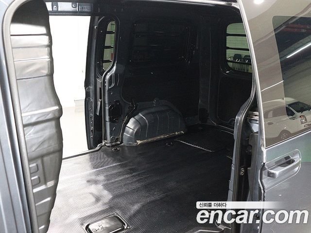 Hyundai Staria Cargo 3-Seater Modern 2022 — фото 21
