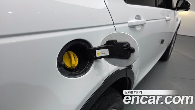 Land Rover Discovery Sport 2.0 TD4 SE (150PS) 2018 — фото 33