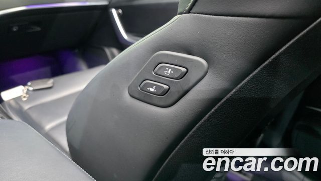 Kia Stinger 2.0 Turbo 2WD Platinum 2019 — фото 28