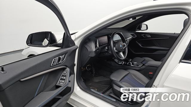 BMW 1 Series (F40) 120i M Sports 2023 — фото 10