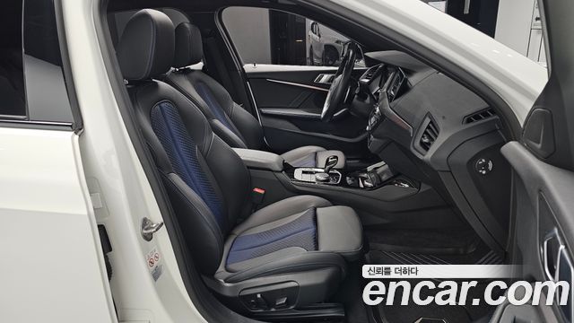 BMW 1 Series (F40) 120i M Sports 2023 — фото 11