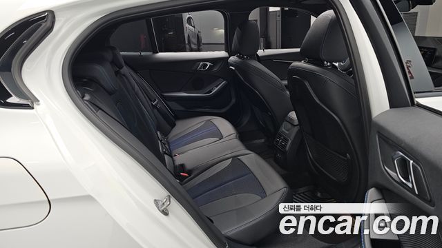 BMW 1 Series (F40) 120i M Sports 2023 — фото 12