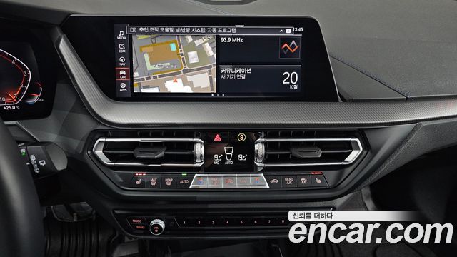 BMW 1 Series (F40) 120i M Sports 2023 — фото 14