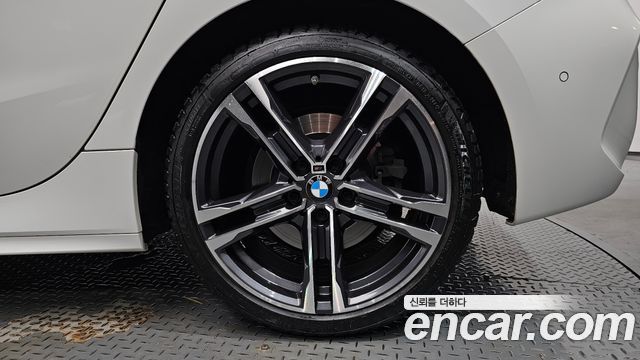 BMW 1 Series (F40) 120i M Sports 2023 — фото 21