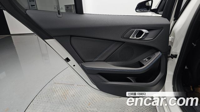 BMW 1 Series (F40) 120i M Sports 2023 — фото 25