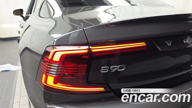 Volvo S90 T8 AWD Inscription 2021 — фото 23