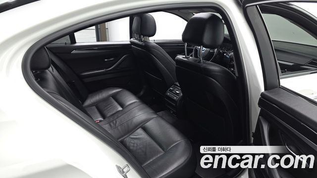 BMW 5 Series (F10) 520d xDrive M Aero Dynamic 2016 — фото 12