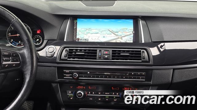 BMW 5 Series (F10) 520d xDrive M Aero Dynamic 2016 — фото 14