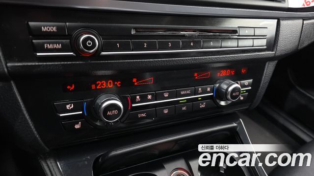 BMW 5 Series (F10) 520d xDrive M Aero Dynamic 2016 — фото 19