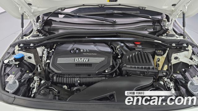 BMW 1 Series (F40) 120i M Sports 2022 — фото 6