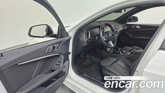 BMW 1 Series (F40) 120i M Sports 2022 — фото 10