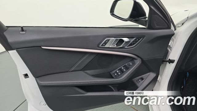 BMW 1 Series (F40) 120i M Sports 2022 — фото 24