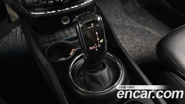 MINI Cooper Clubman Standard 2nd 2021 — фото 9