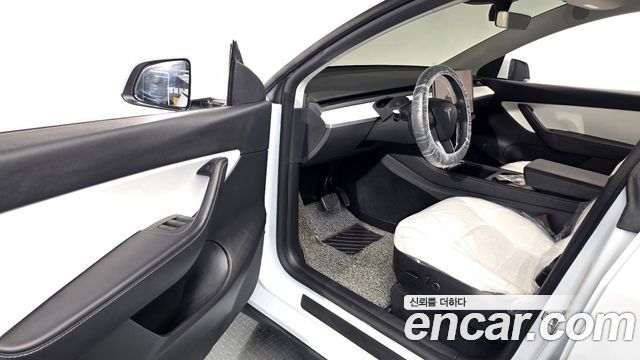 Tesla Model Y Long Range AWD 2022 — фото 10