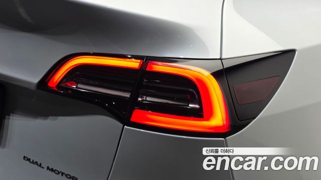 Tesla Model Y Long Range AWD 2022 — фото 23