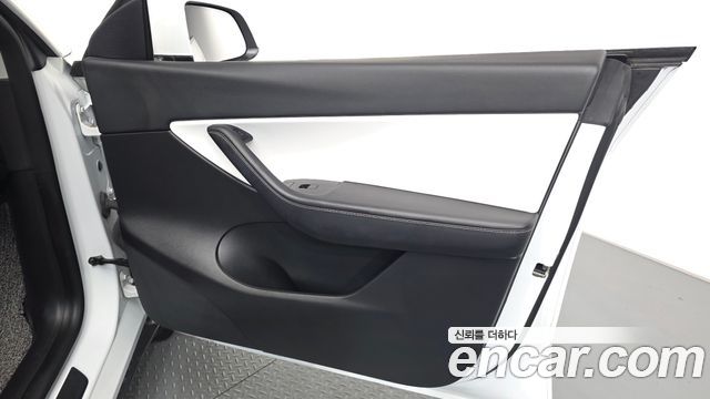 Tesla Model Y Long Range AWD 2022 — фото 24