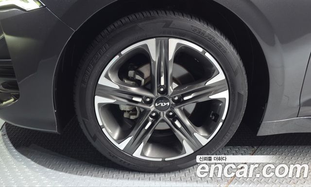 Kia K5 (III) 2.0 LPI Signature 2023 — фото 5