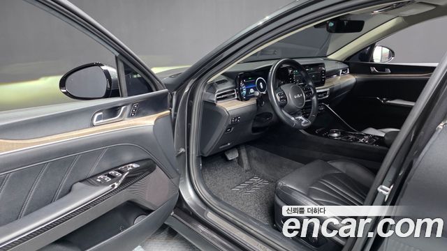 Kia K5 (III) 2.0 LPI Signature 2023 — фото 10