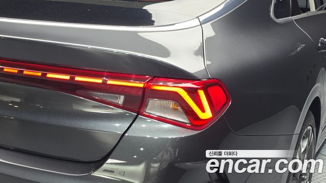Kia K5 (III) 2.0 LPI Signature 2023 — фото 23