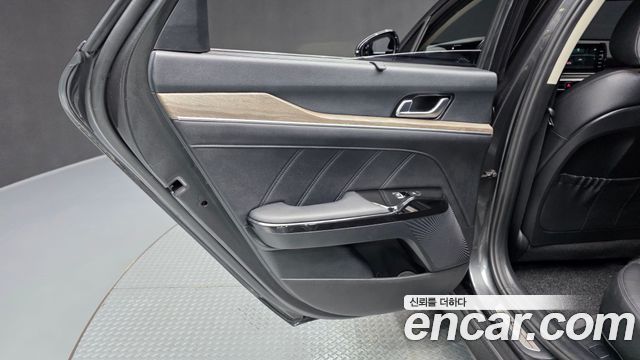 Kia K5 (III) 2.0 LPI Signature 2023 — фото 25