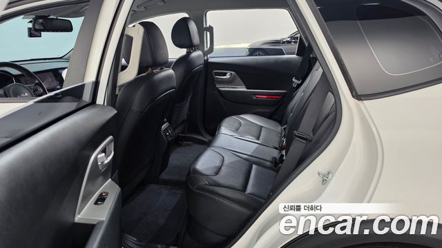 Kia Niro Plus Air 2023 — фото 11
