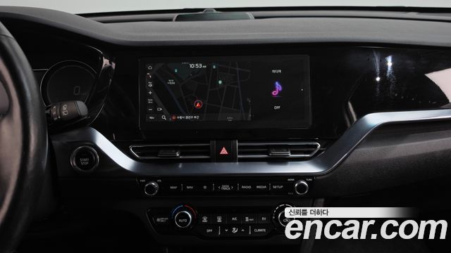 Kia Niro Plus Air 2023 — фото 12
