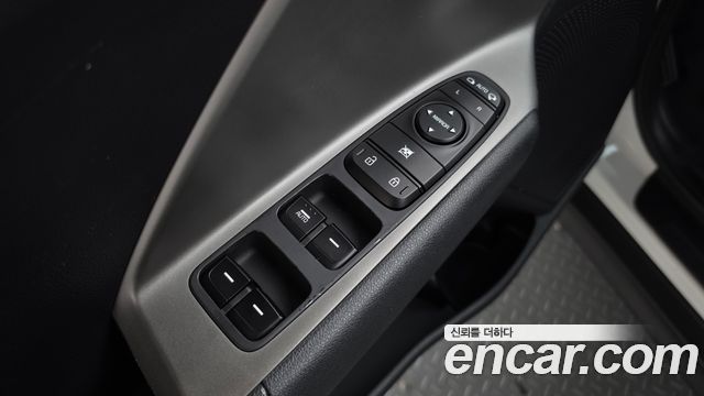 Kia Niro Plus Air 2023 — фото 20