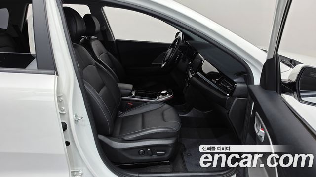 Kia Niro Plus Air 2023 — фото 26