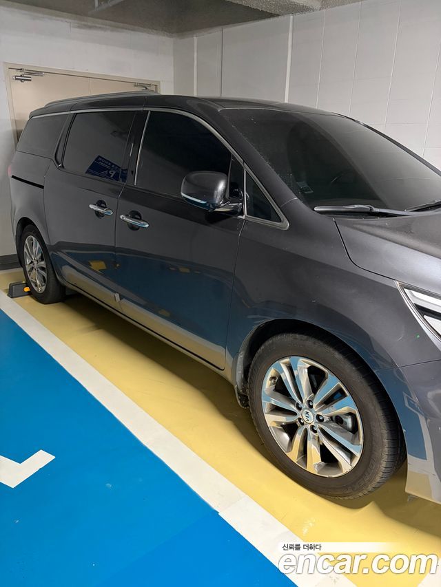 Kia Carnival 7-seater Limousine VIP 2016 — фото 2