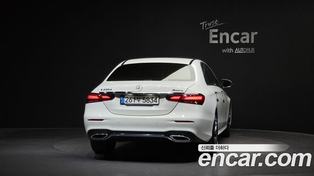 Mercedes-Benz E-Class (W213) E220d 4MATIC AMG Line 2022 — фото 4
