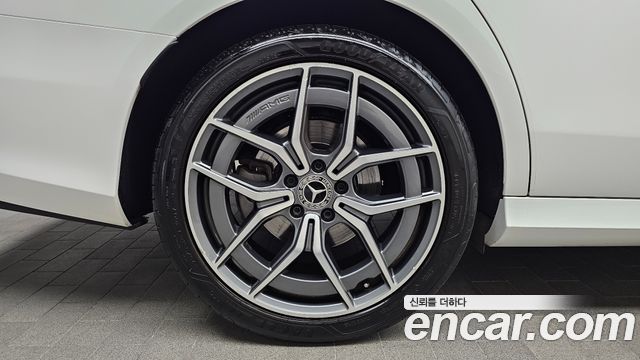 Mercedes-Benz E-Class (W213) E220d 4MATIC AMG Line 2022 — фото 5